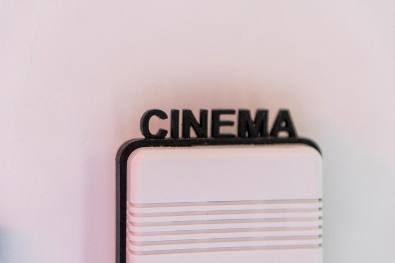 Roma Reva: Design Et Home Cinema 尼姆 外观 照片