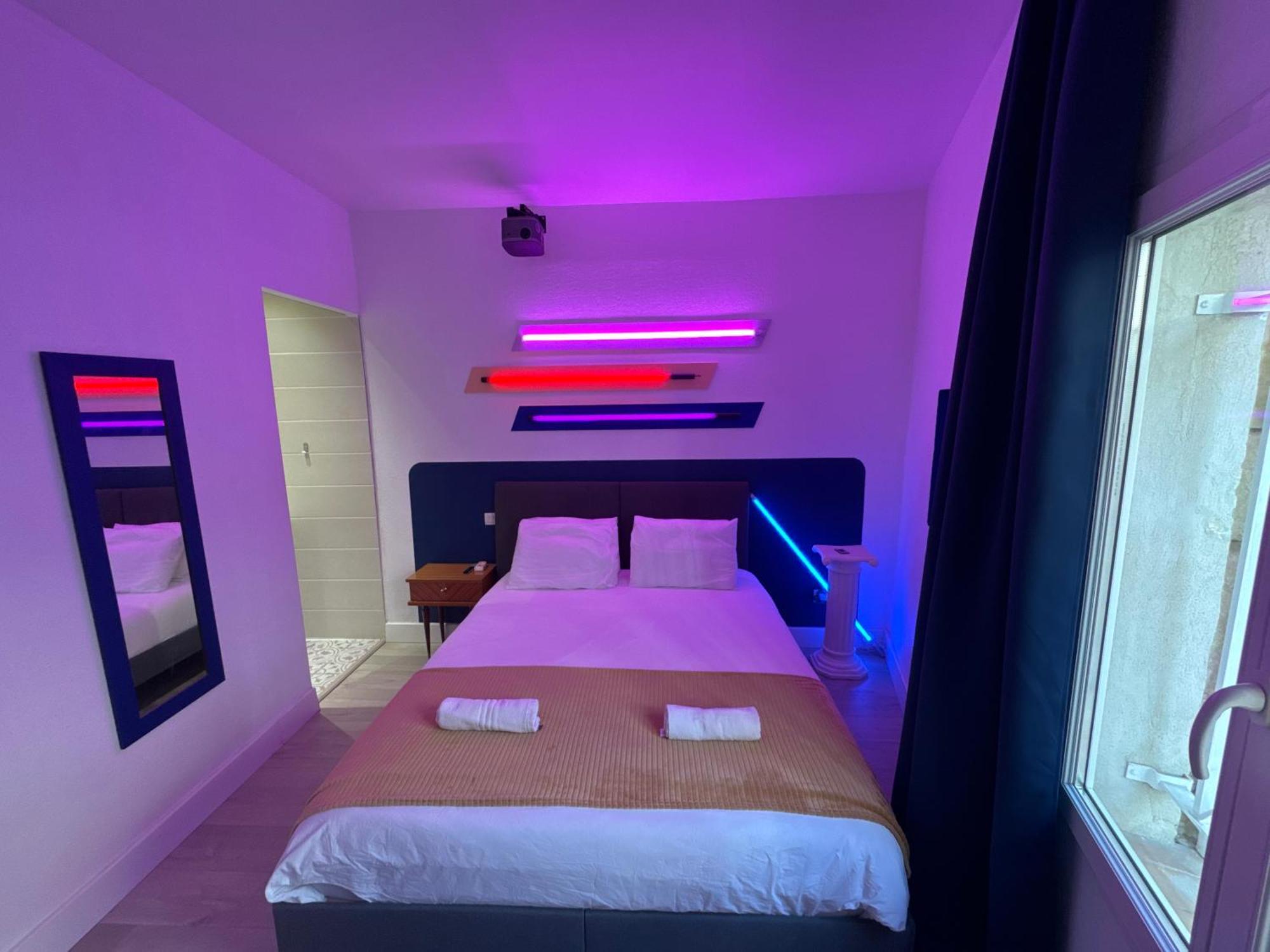 Roma Reva: Design Et Home Cinema 尼姆 外观 照片